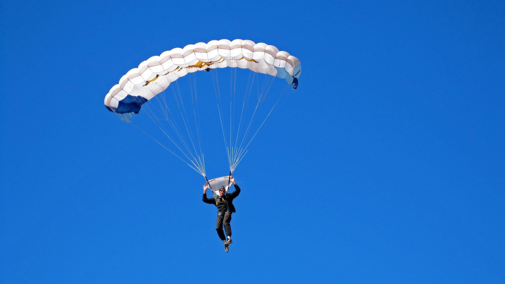 德国男子4x100米自由泳接力队在决赛中获得第六名,德国1500米自由泳