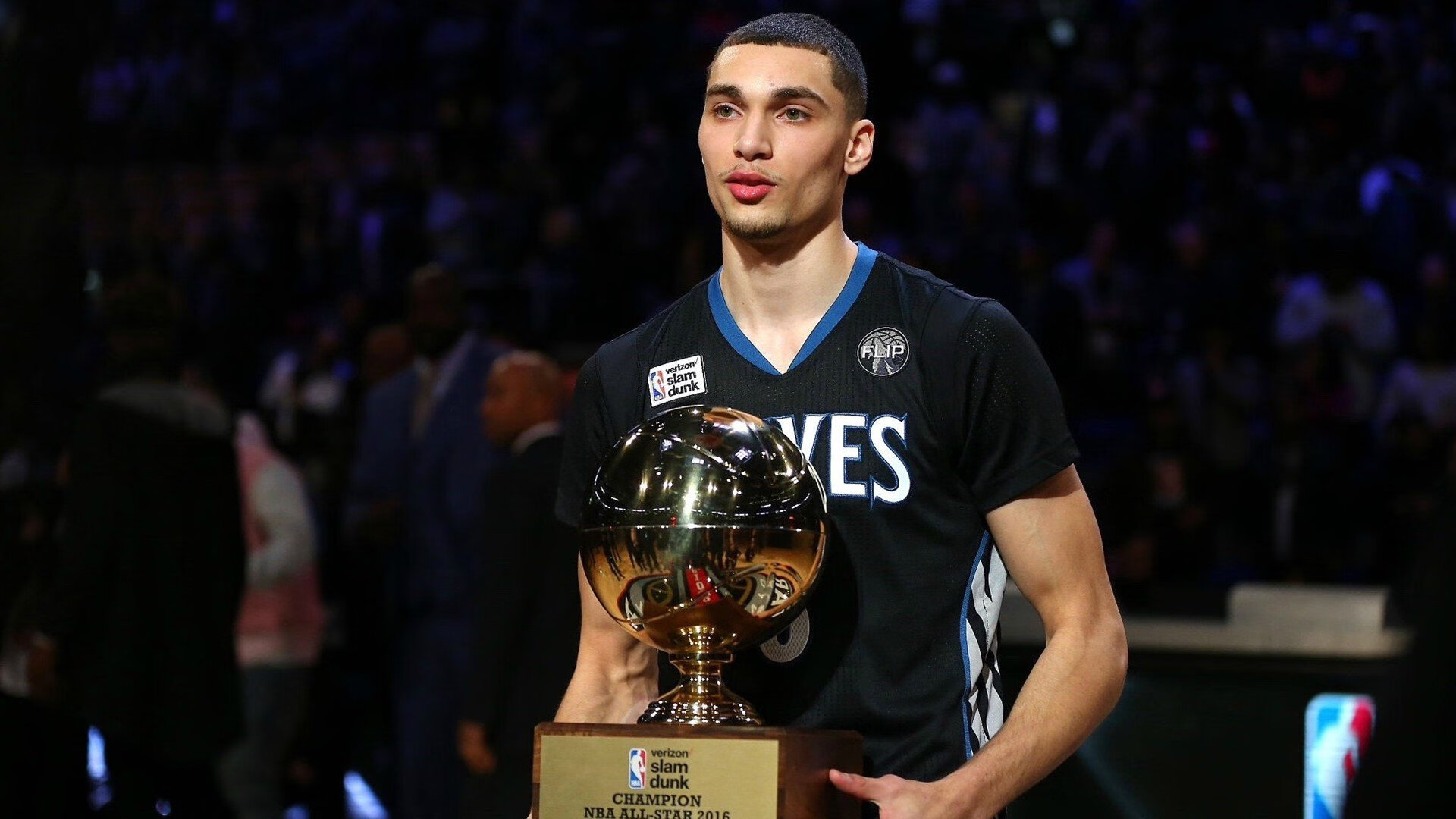 德甲:拜仁在退赛中小胜多特,积分榜领先优势扩大,德甲拜仁几连冠