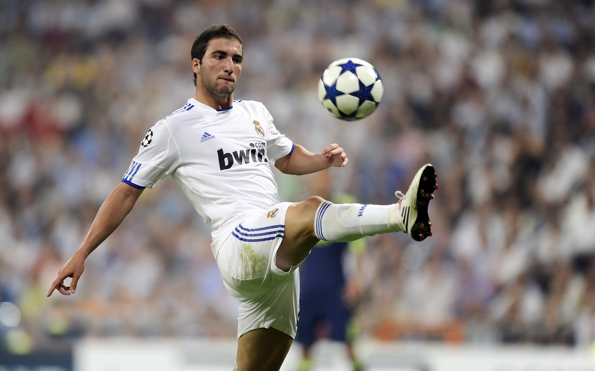 德甲:拜仁客场1-2爆冷,追赶者多特获得宝贵三分,拜仁多特比赛结果